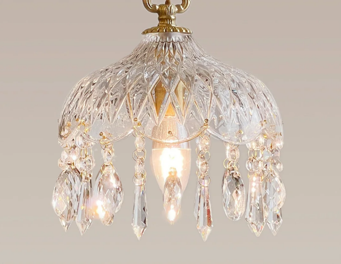 Shining Elegance: The Timeless Beauty of Vintage Crystal Chandeliers