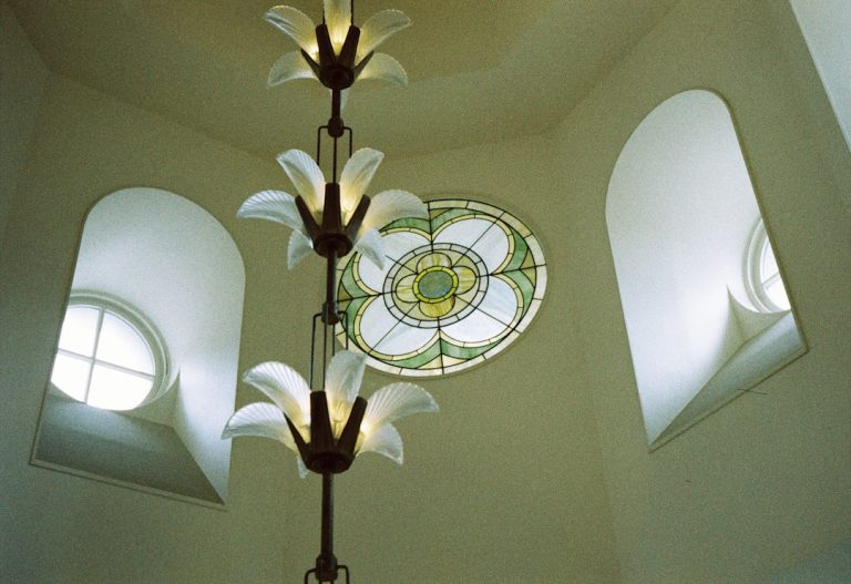 Upgrade Your Space with a Nordic Modern 3-Leaf Wooden Ceiling Fan Light